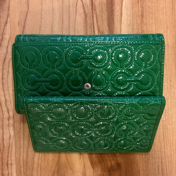 Green coach large wallet with cheque book insert - Picture 3 of 5